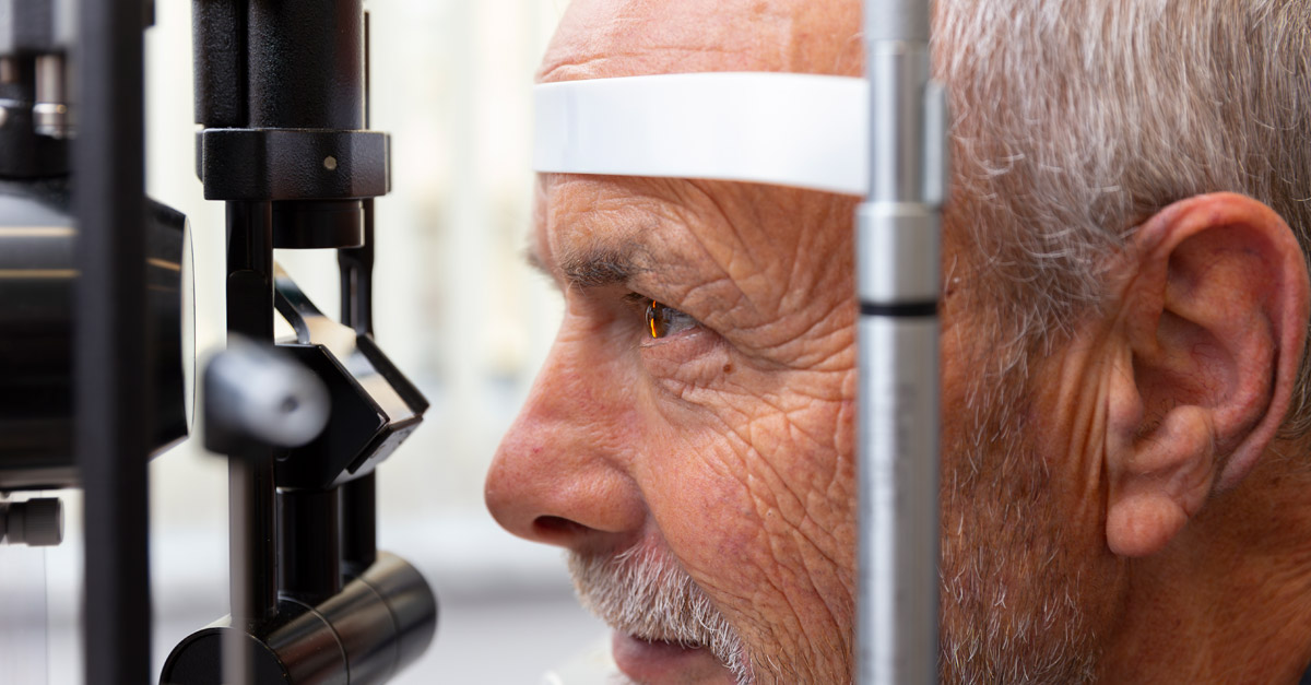 What do flashes of light in the eyes mean and how to act